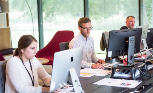 Improve corporate training with a learning platform