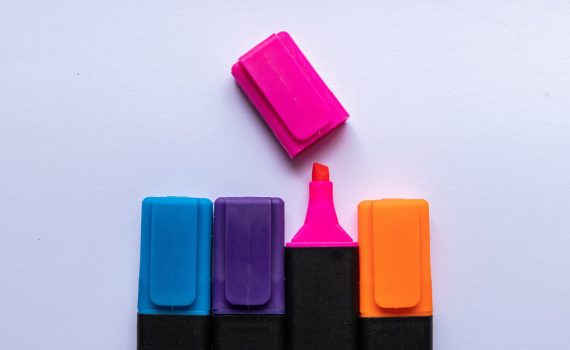Use highlighters to retain knowledge better