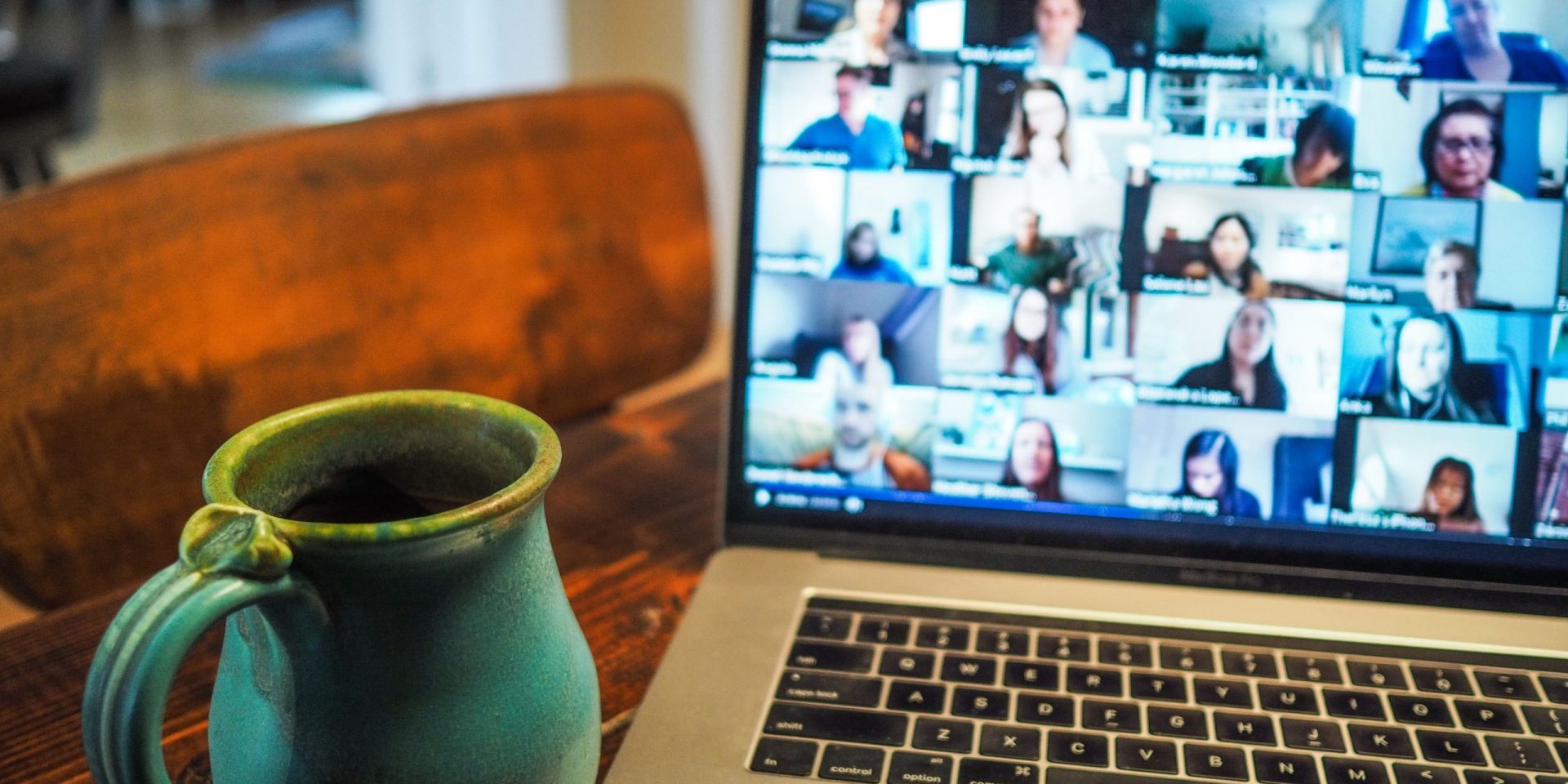 Zoom integrates with HowNow to manage your live classes and webinars in our platform.