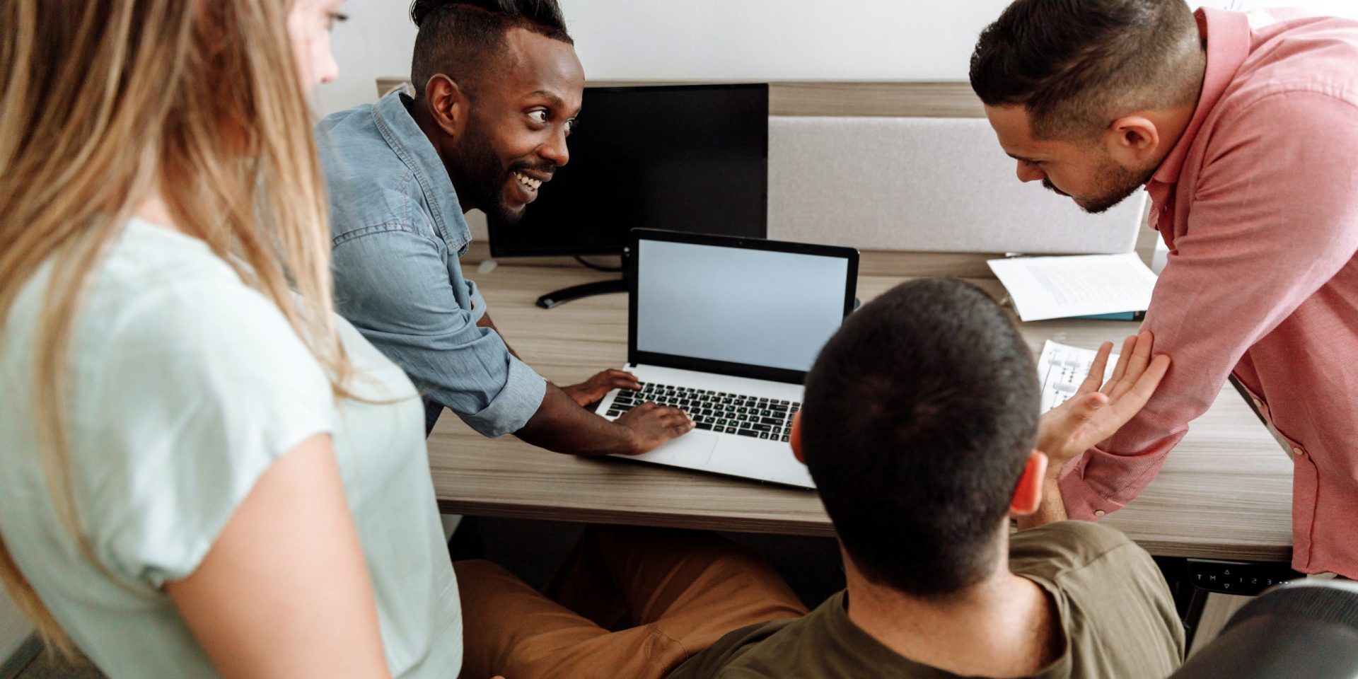 Welcome new employee with a killer onboarding course