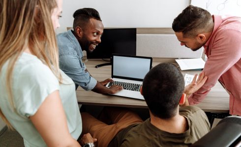 Welcome new employee with a killer onboarding course